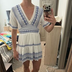 Lulu’s XS blue and white short sleeve summer dress